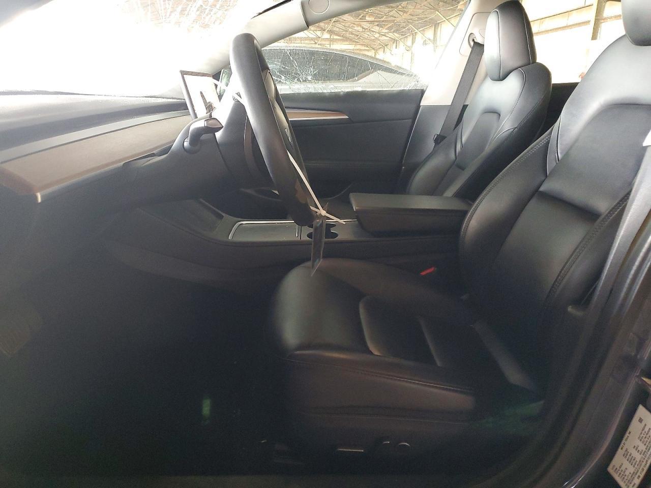 2023 Tesla Model 3 - Image 7