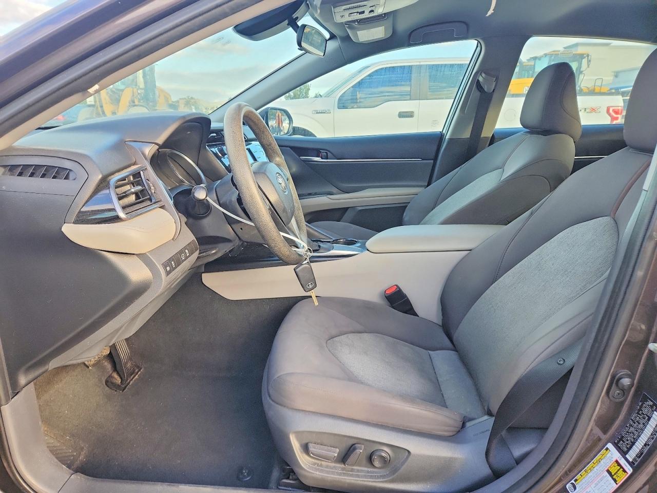 2020 Toyota Camry Le - Image 7
