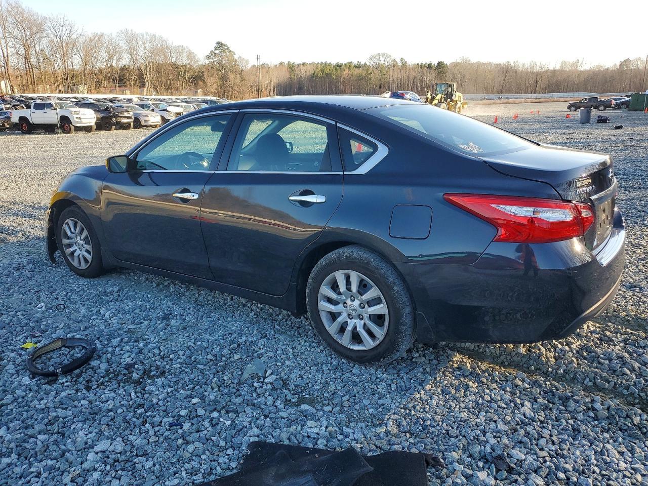 2017 Nissan Altima 2.5 - Фото 2