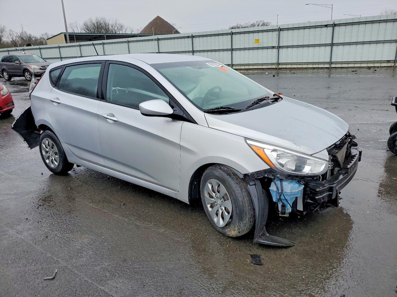 2017 Hyundai Accent Se - Фото 4