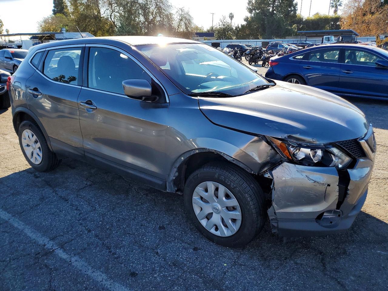 2019 Nissan Rogue Sport S - Image 4