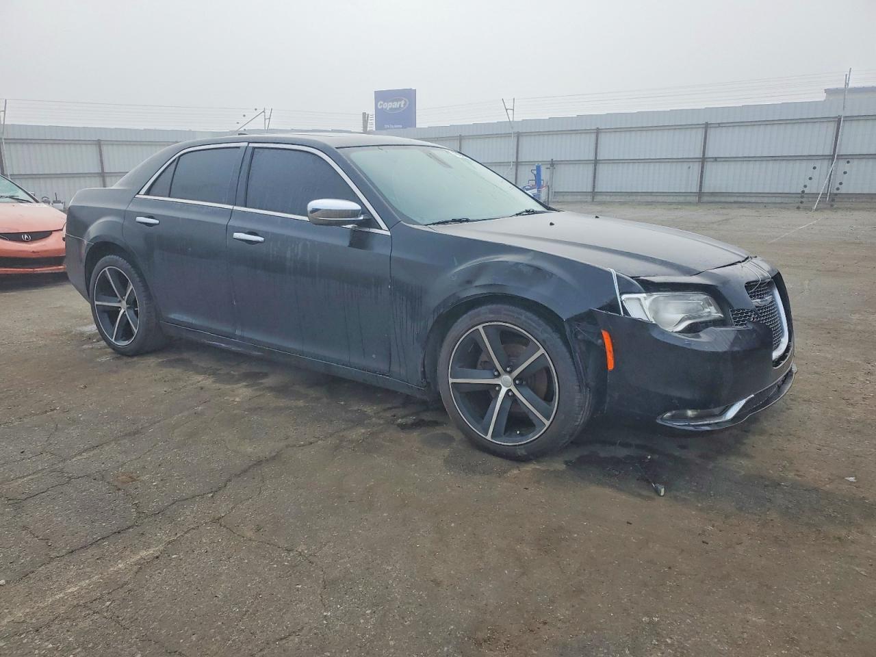 2017 Chrysler 300C - Image 4