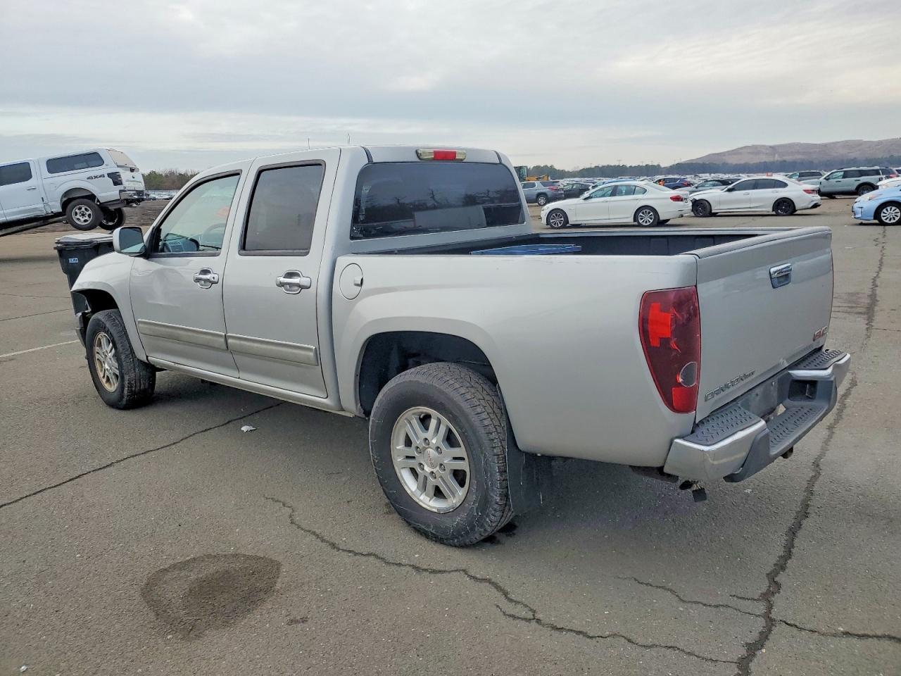 2011 GMC Canyon Sle - Image 2