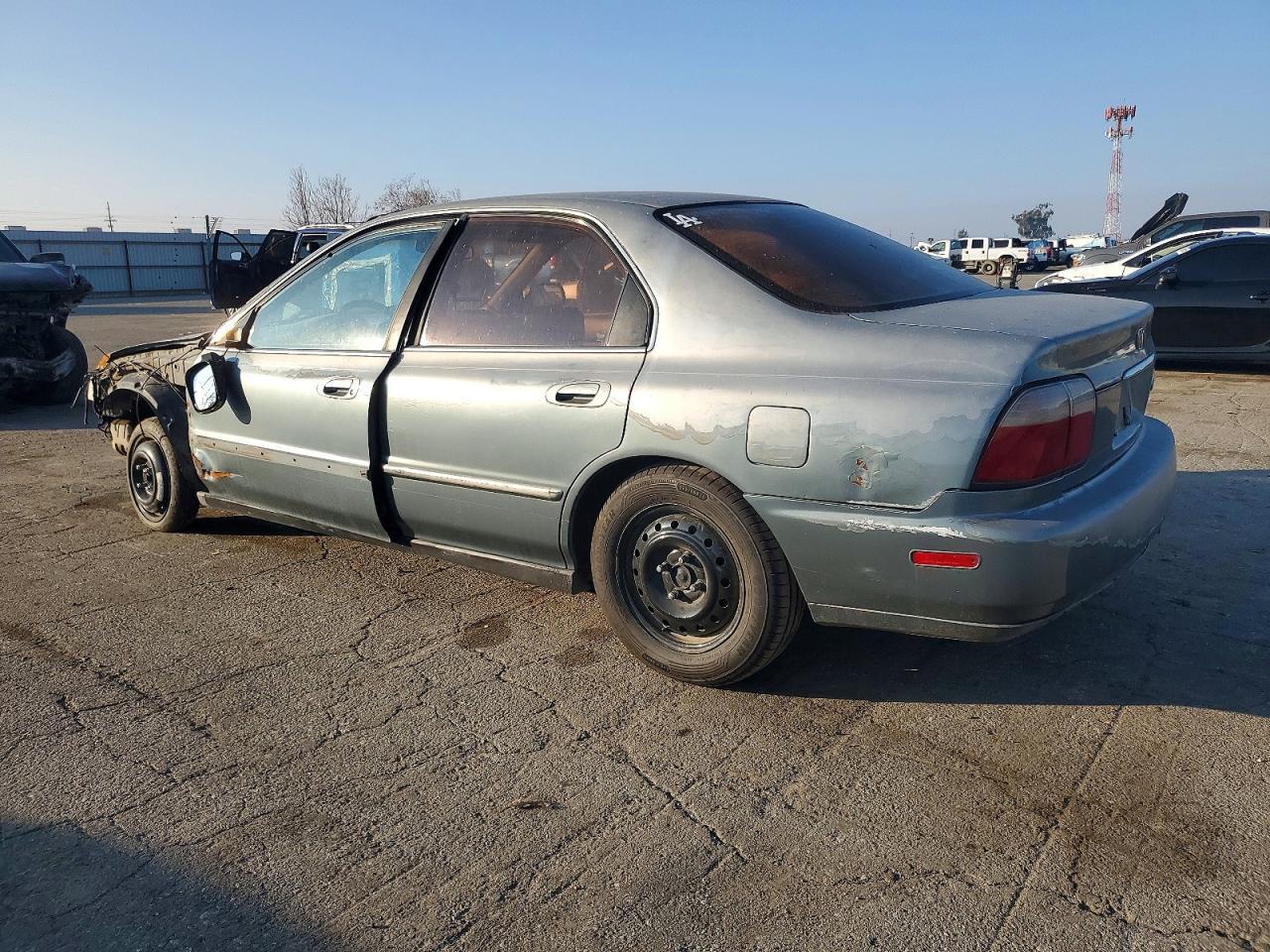 1996 Honda Accord Lx - Image 2