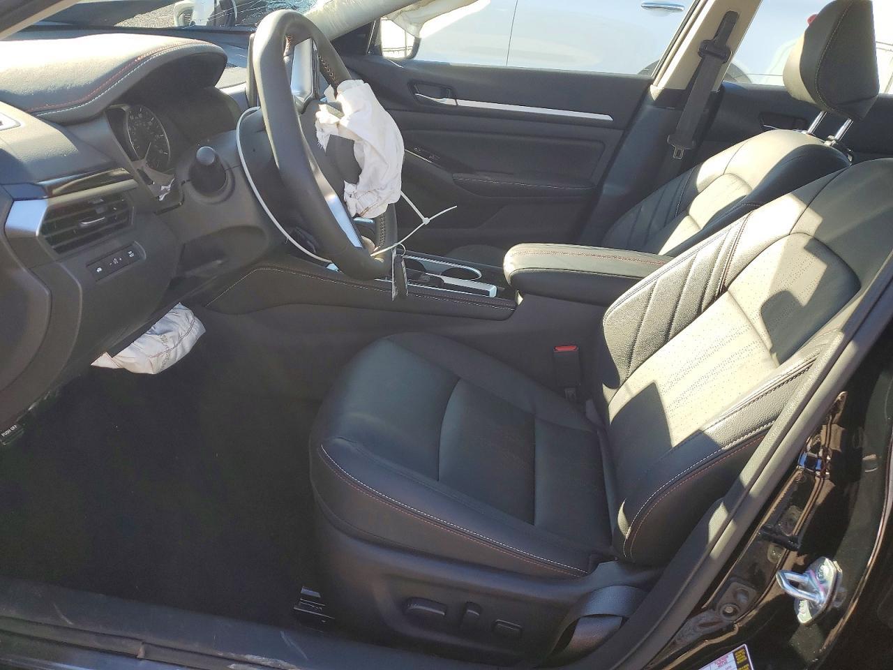 2025 Nissan Altima Sr - Image 7