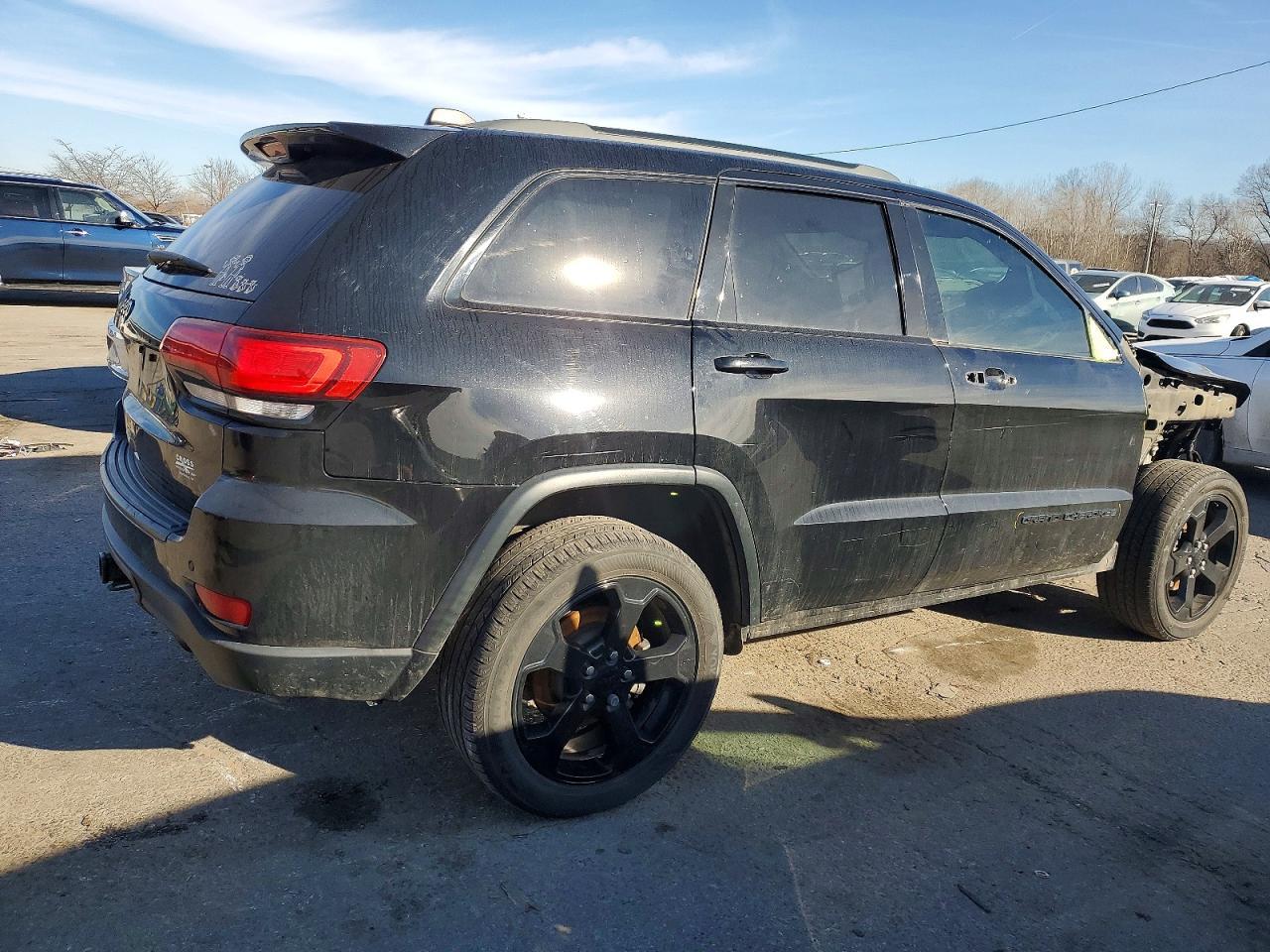 2019 Jeep Grand Cherokee Laredo - Image 3