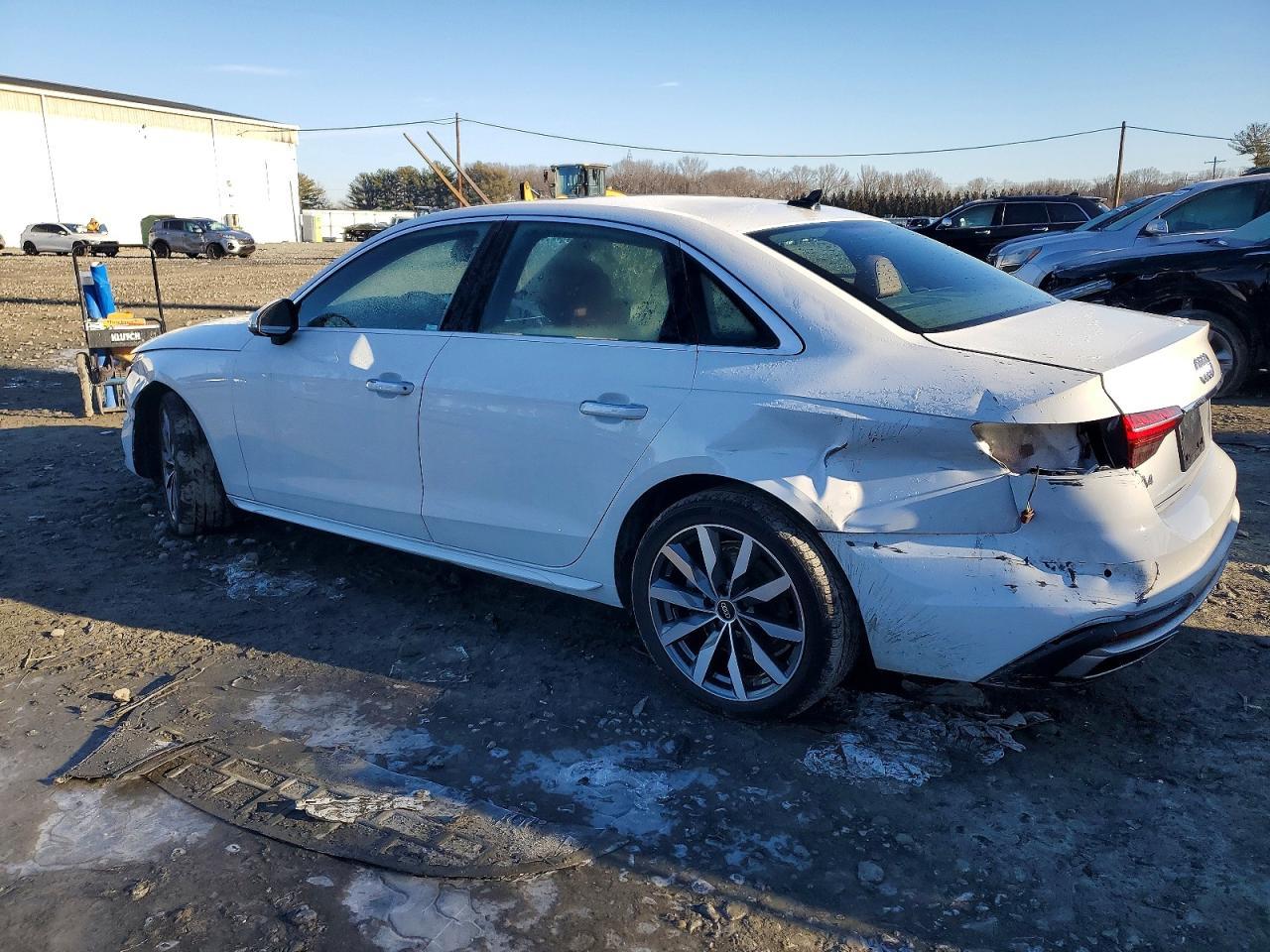 2023 Audi A4 Premium Plus 40 - Фото 2