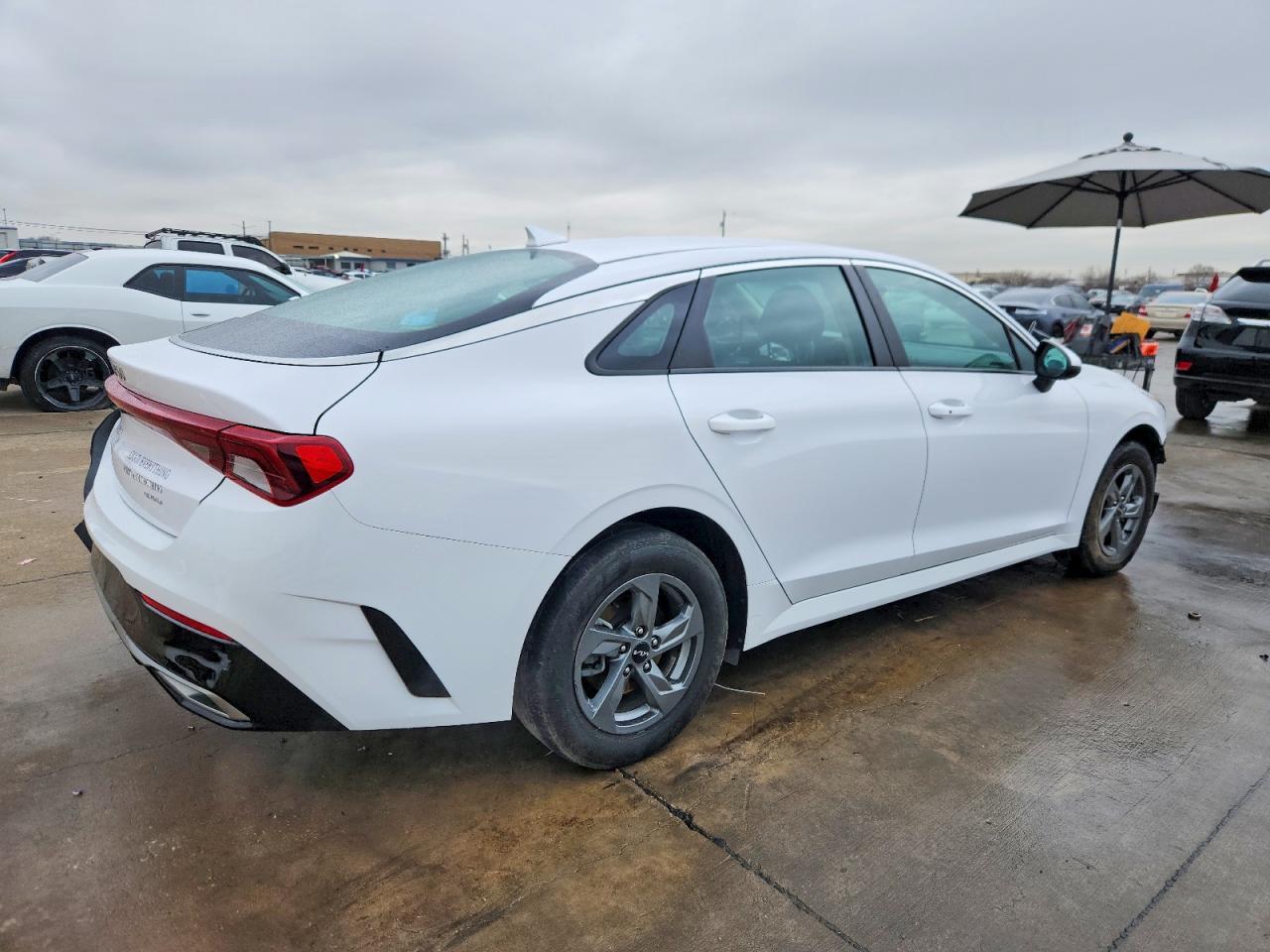 2023 Kia K5 Lxs - Фото 3