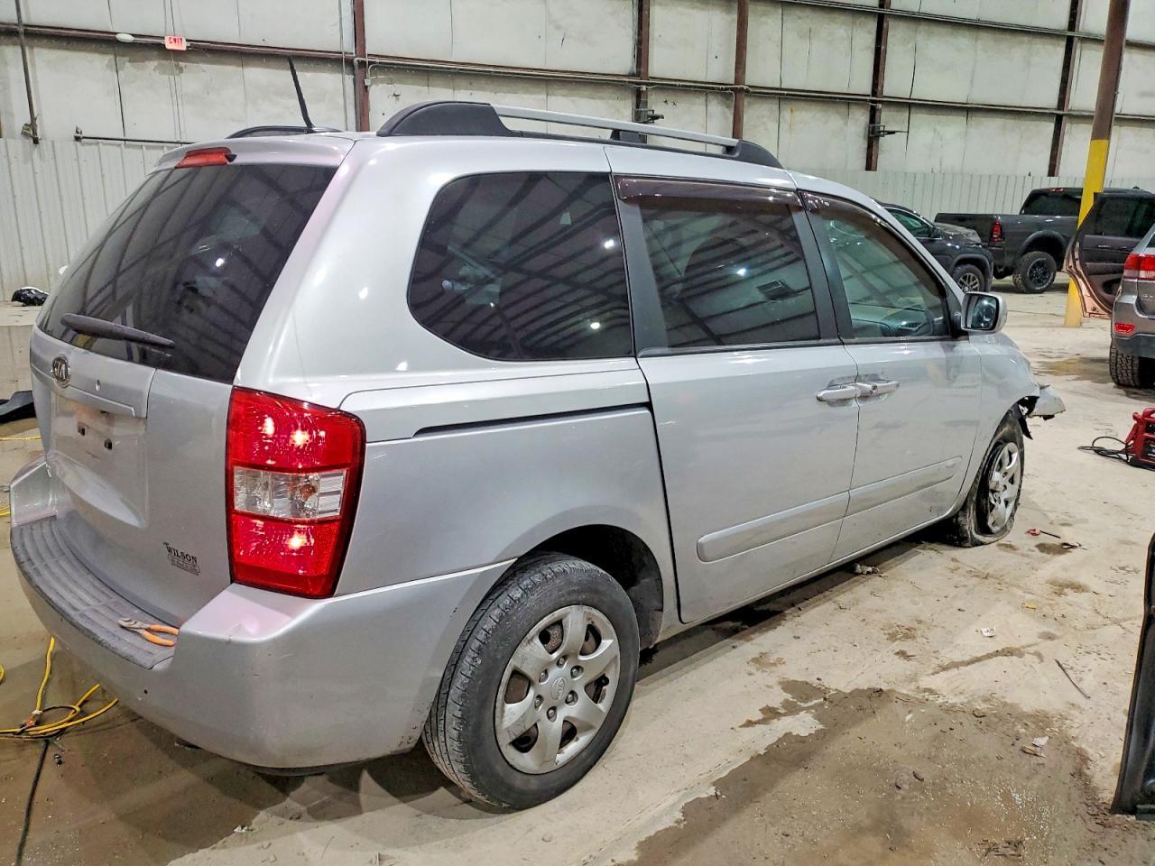 2009 Kia Sedona - Фото 3