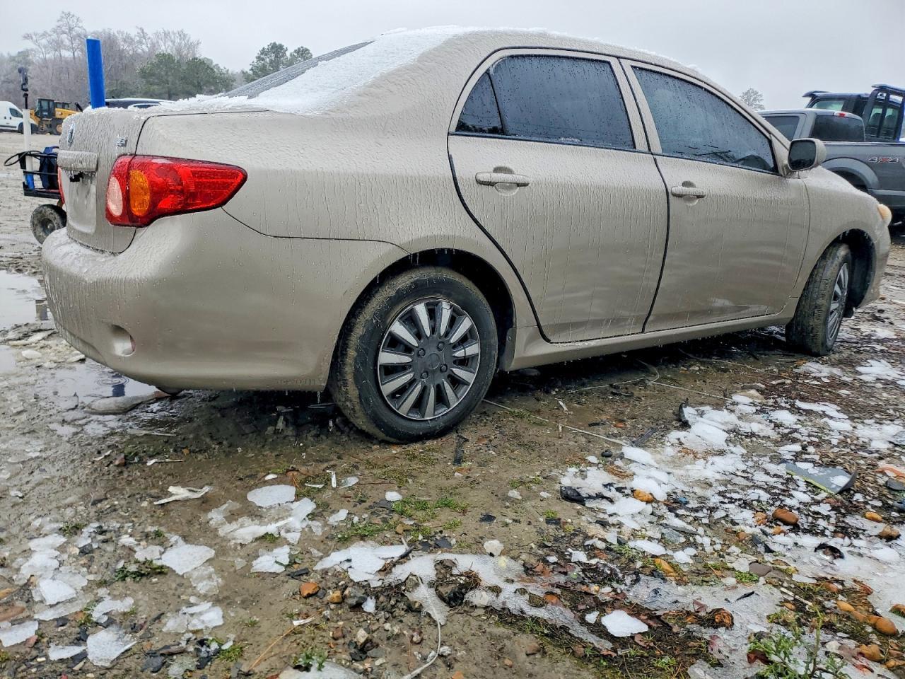 2010 Toyota Corolla Le - Фото 3