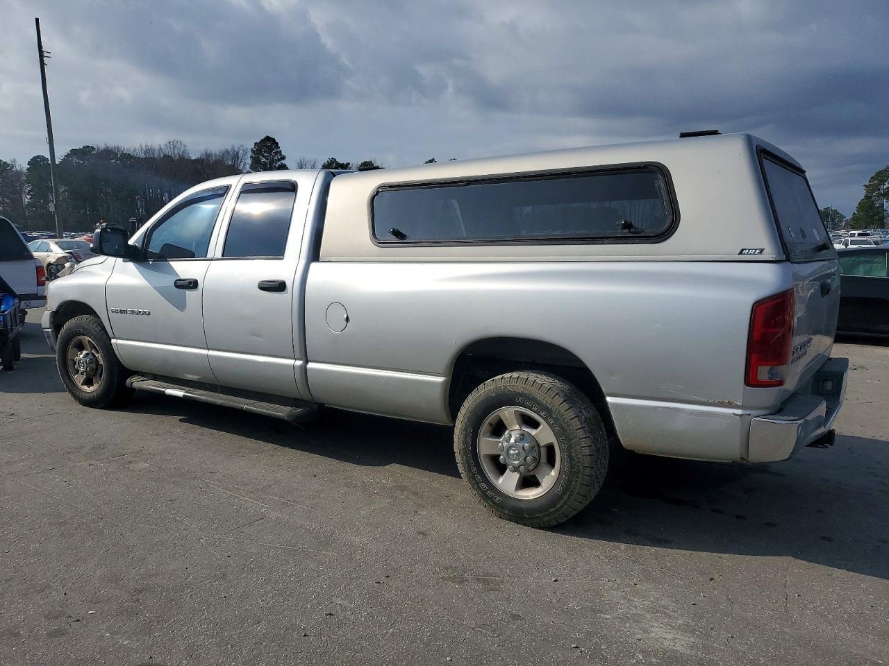 2003 Dodge Ram 3500 St - Фото 2