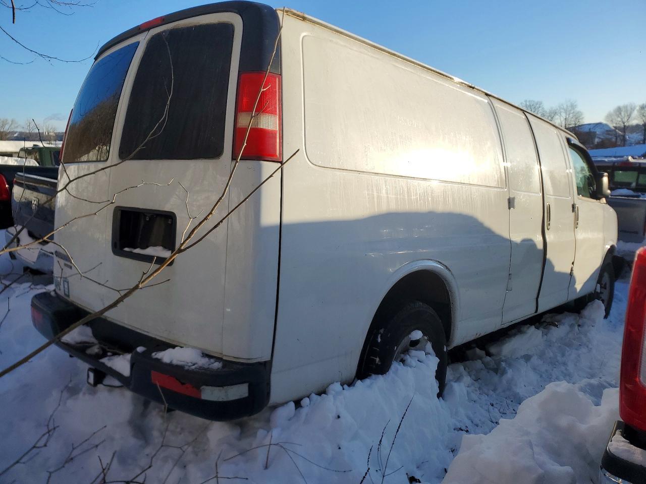 2014 Chevrolet Express 2500 Utility / Service Van - Фото 3