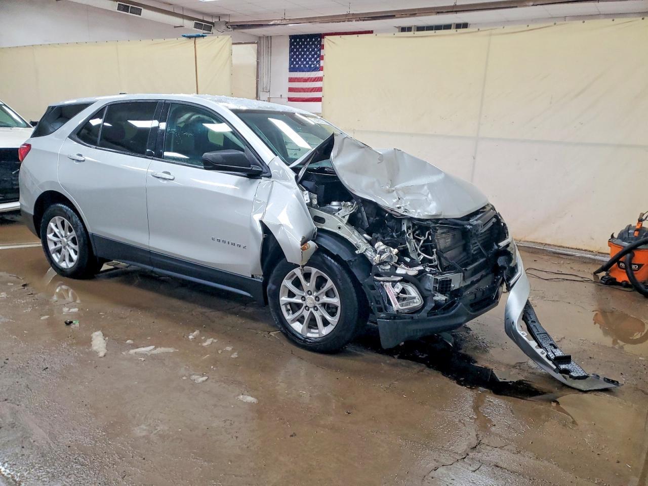 2019 Chevrolet Equinox Ls - Image 4