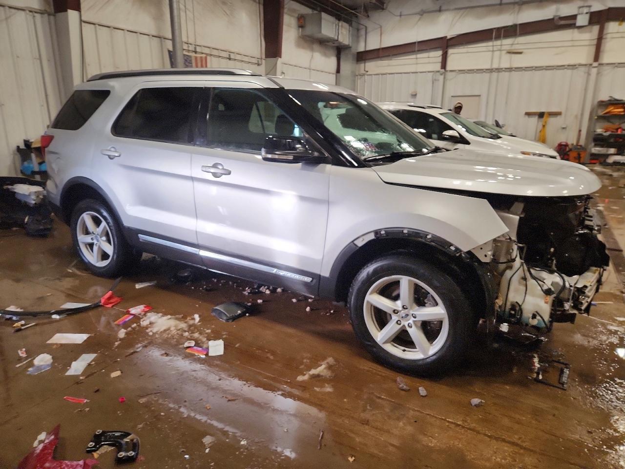 2017 Ford Explorer Xlt - Image 4