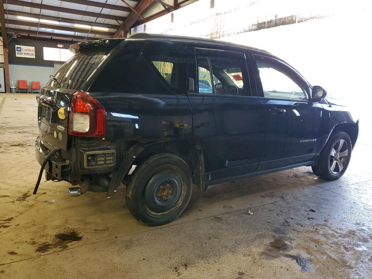 2016 Jeep Compass Latitude - Image 3