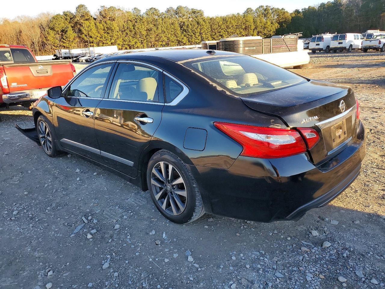 2016 Nissan Altima 2.5 - Image 2