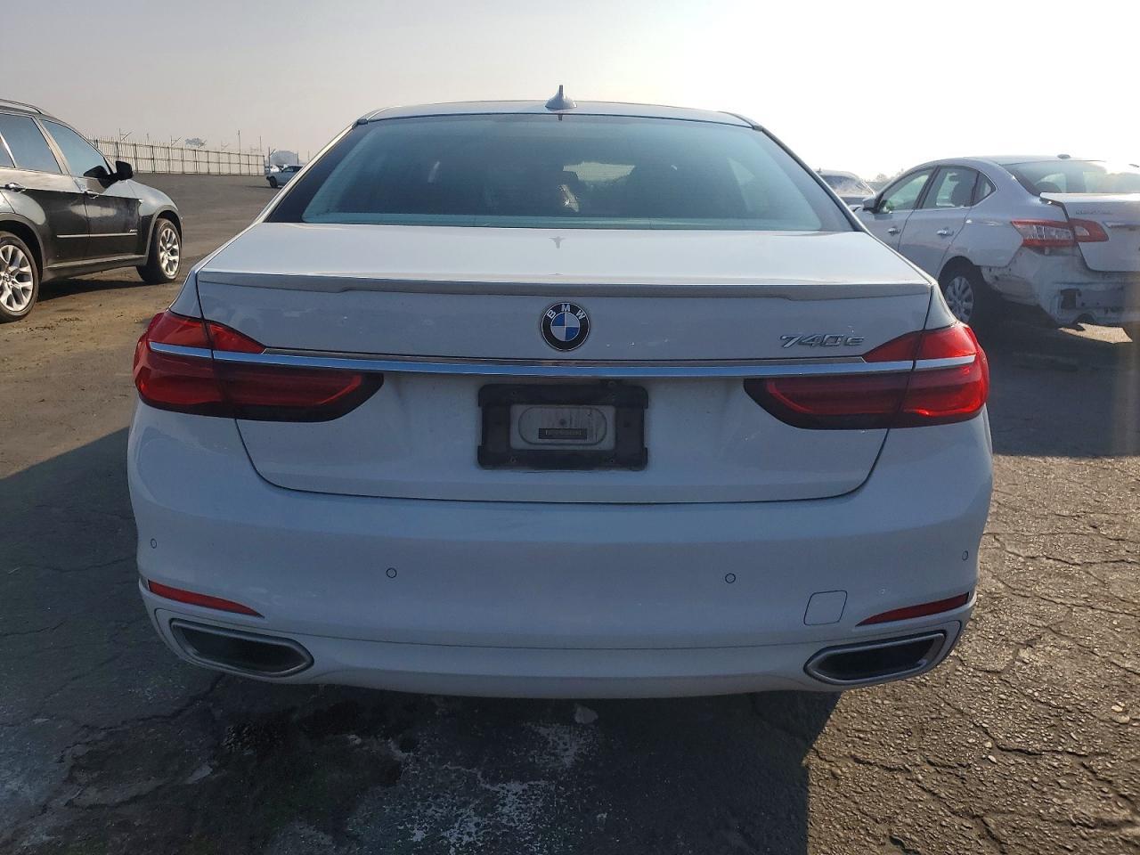 2018 BMW 740 Xe - Фото 6