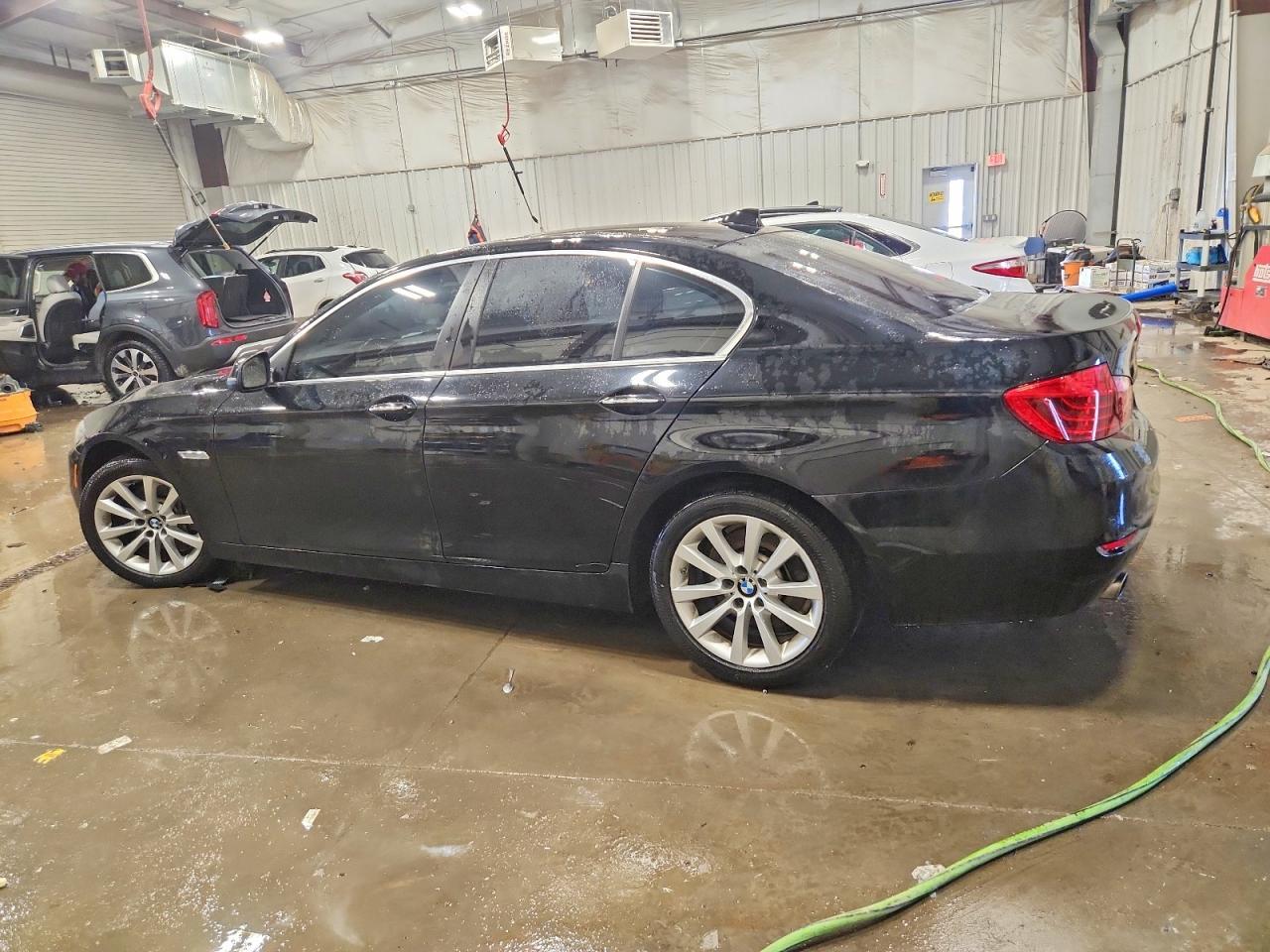 2016 BMW 535 I - Фото 2