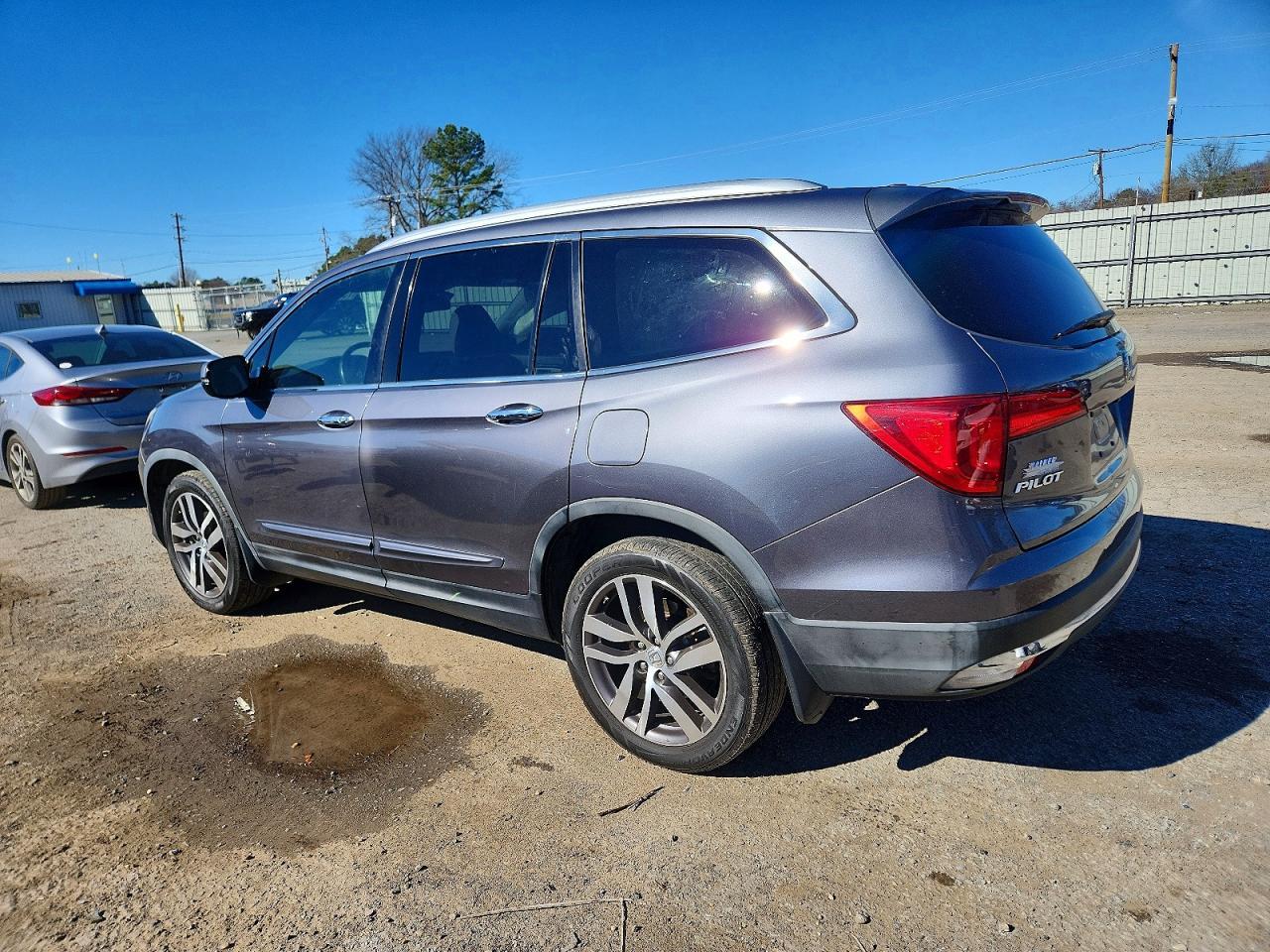 2016 Honda Pilot Elite - Фото 2