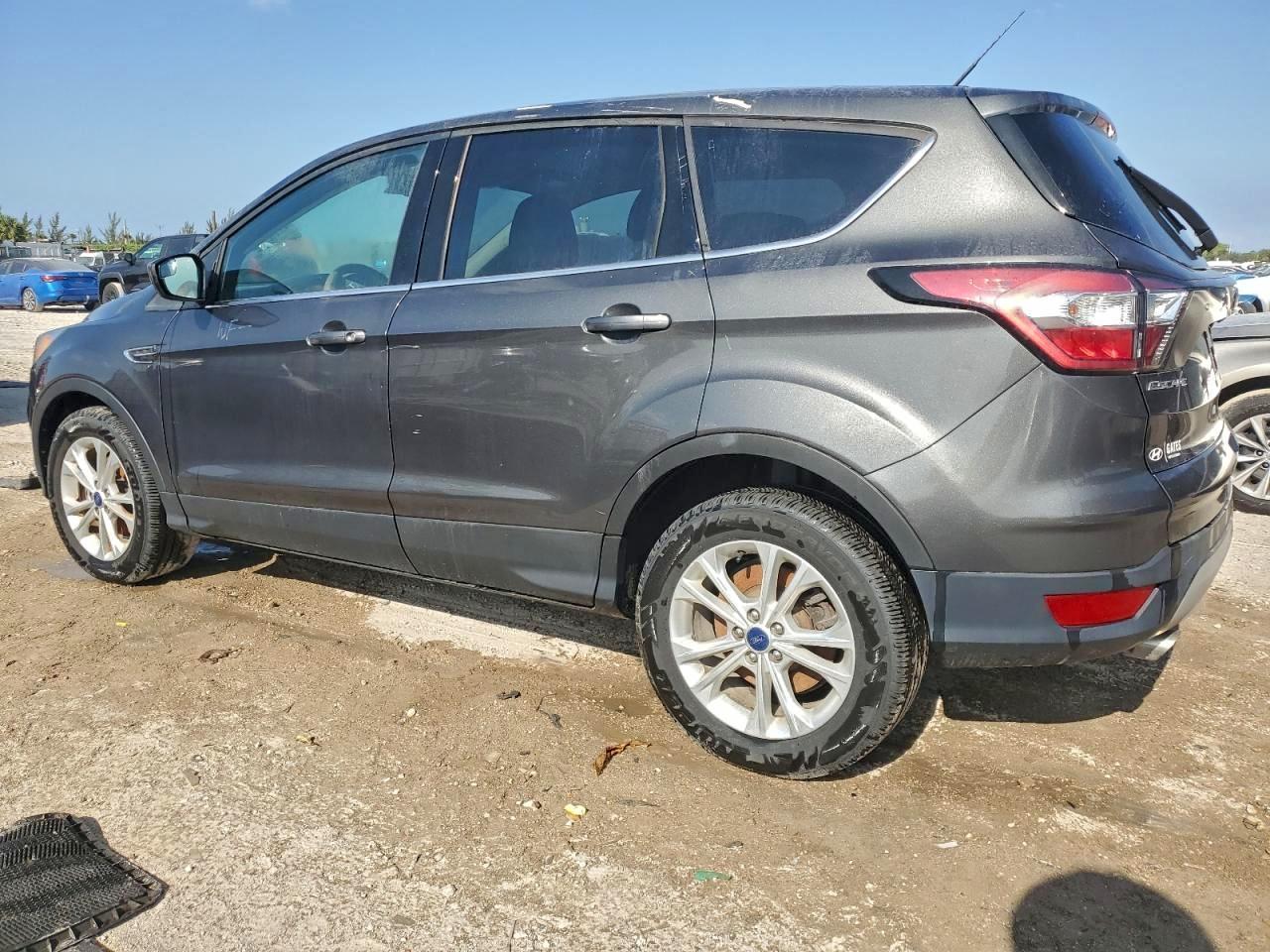 2017 Ford Escape Se - Image 2
