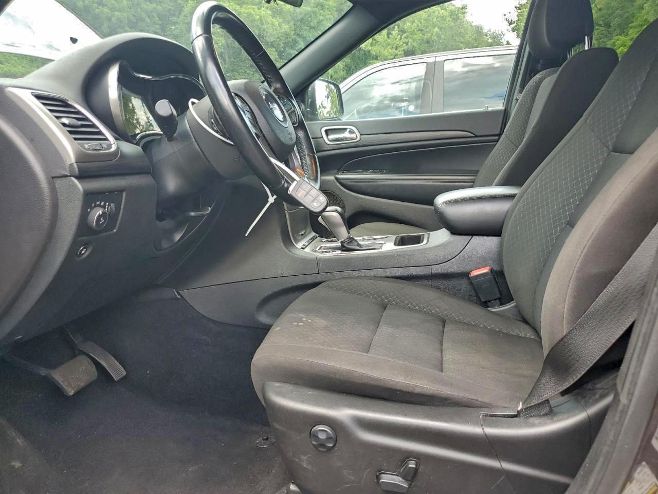 2021 Jeep Grand Cherokee Laredo - Image 7