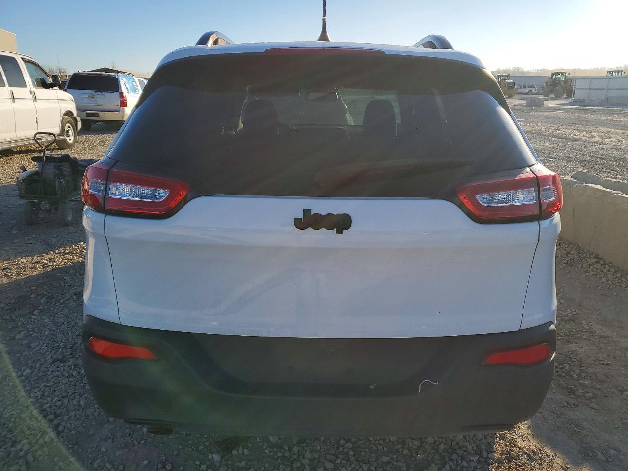 2017 Jeep Cherokee Sport - Image 6