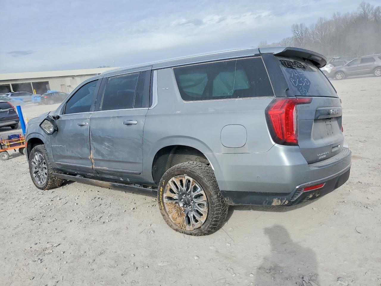2023 GMC Yukon Xl Denali Ultimate - Фото 2