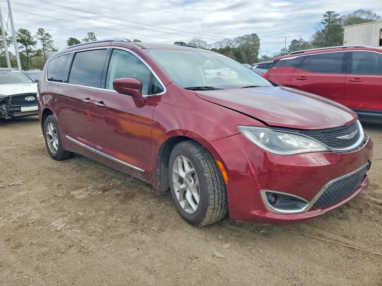 2017 Chrysler Pacifica Touring L Plus - Фото 4