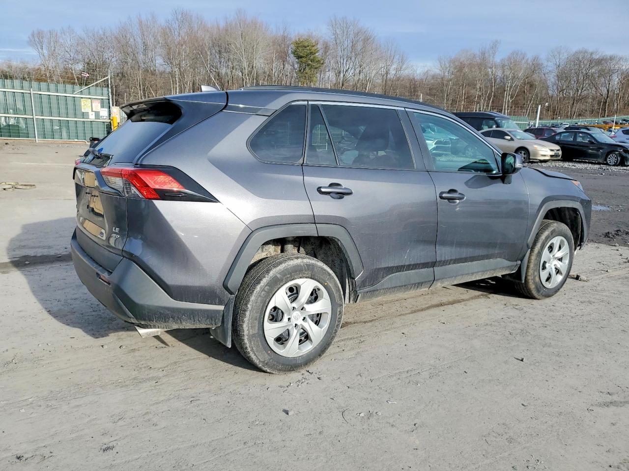 2020 Toyota Rav4 Le - Фото 3