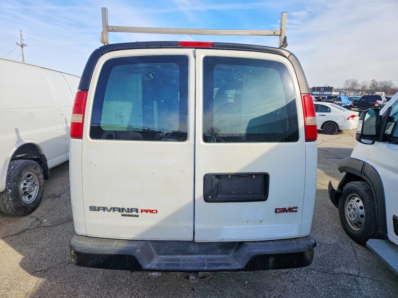 2015 GMC Savana - Фото 6