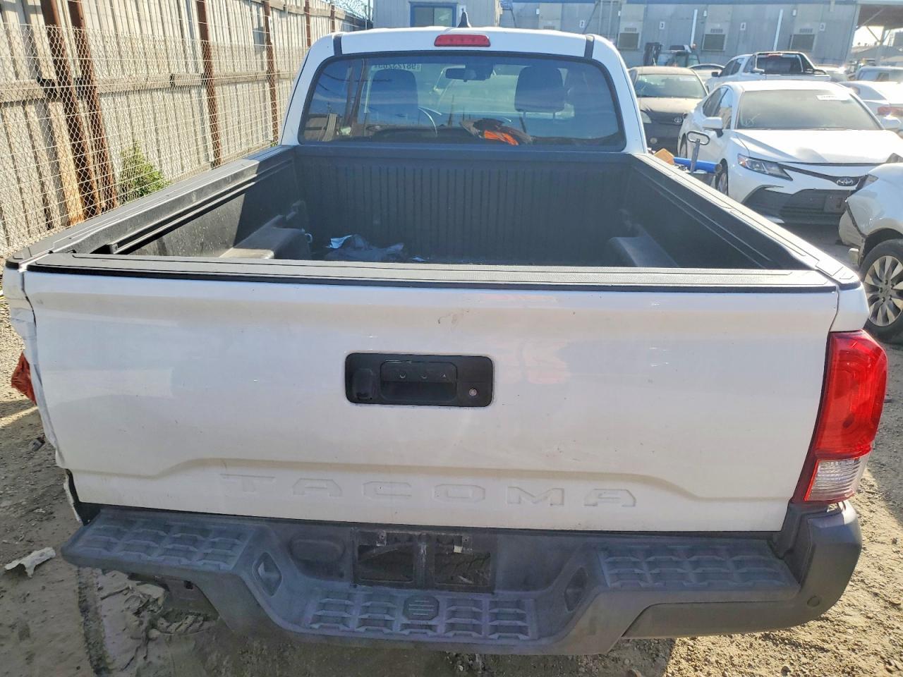 2020 Toyota Tacoma Sr - Фото 6