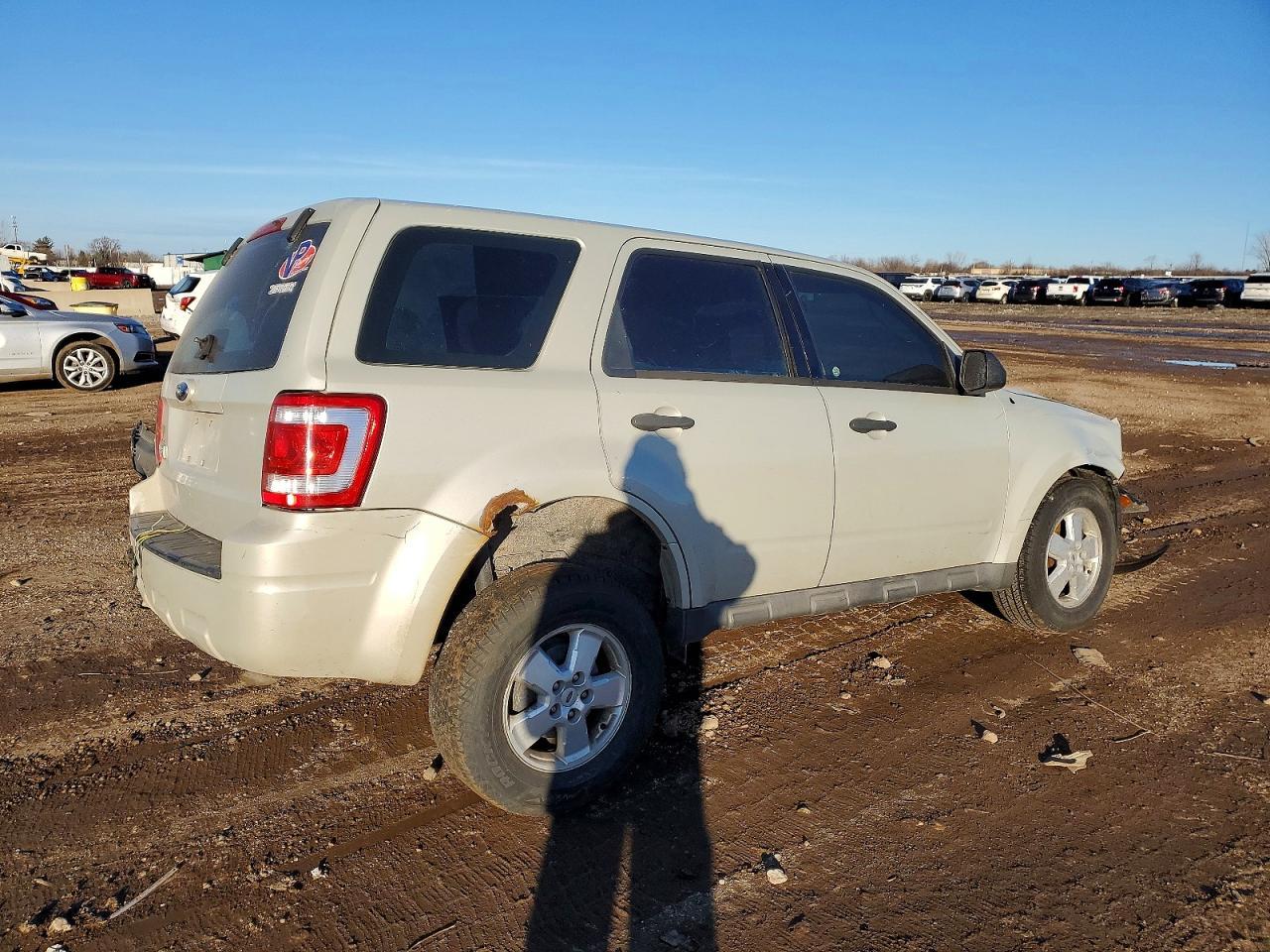 2009 Ford Escape Xls - Image 3