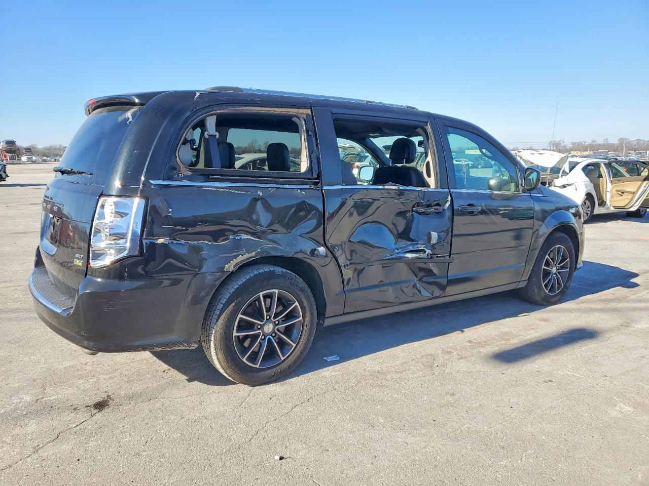 2017 Dodge Grand Caravan Sxt - Image 3