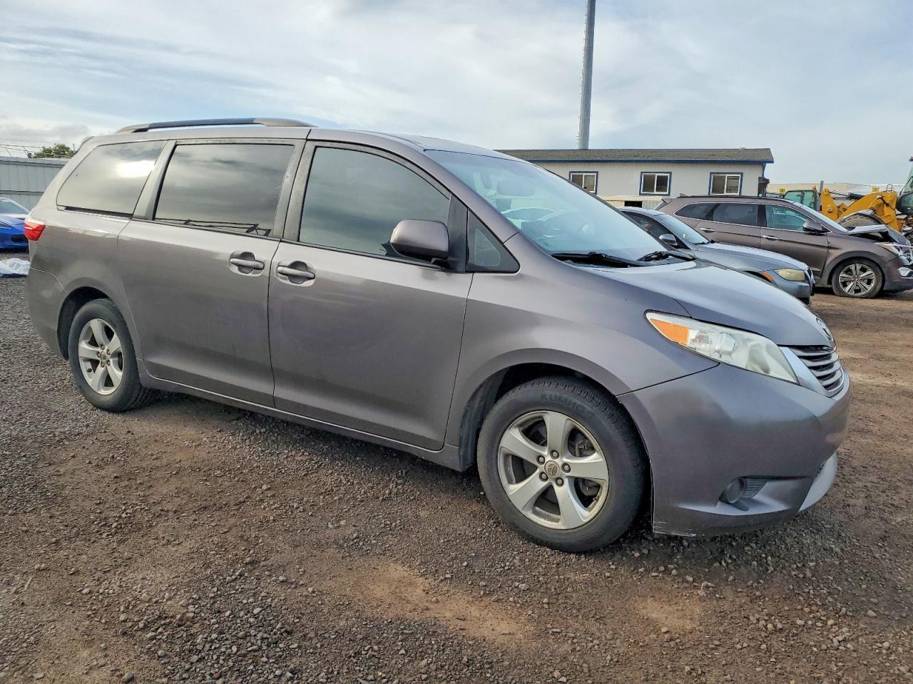 2015 Toyota Sienna - Image 4