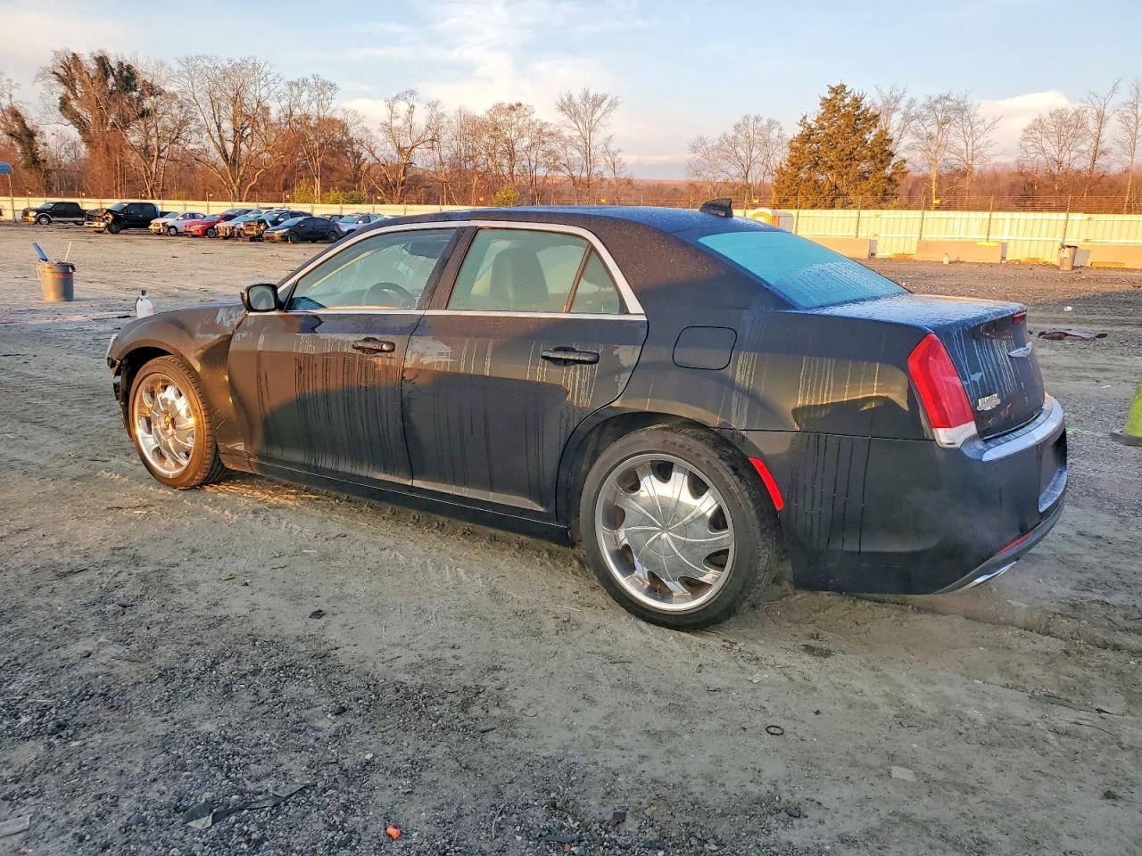 2016 Chrysler 300 Limited - Фото 2