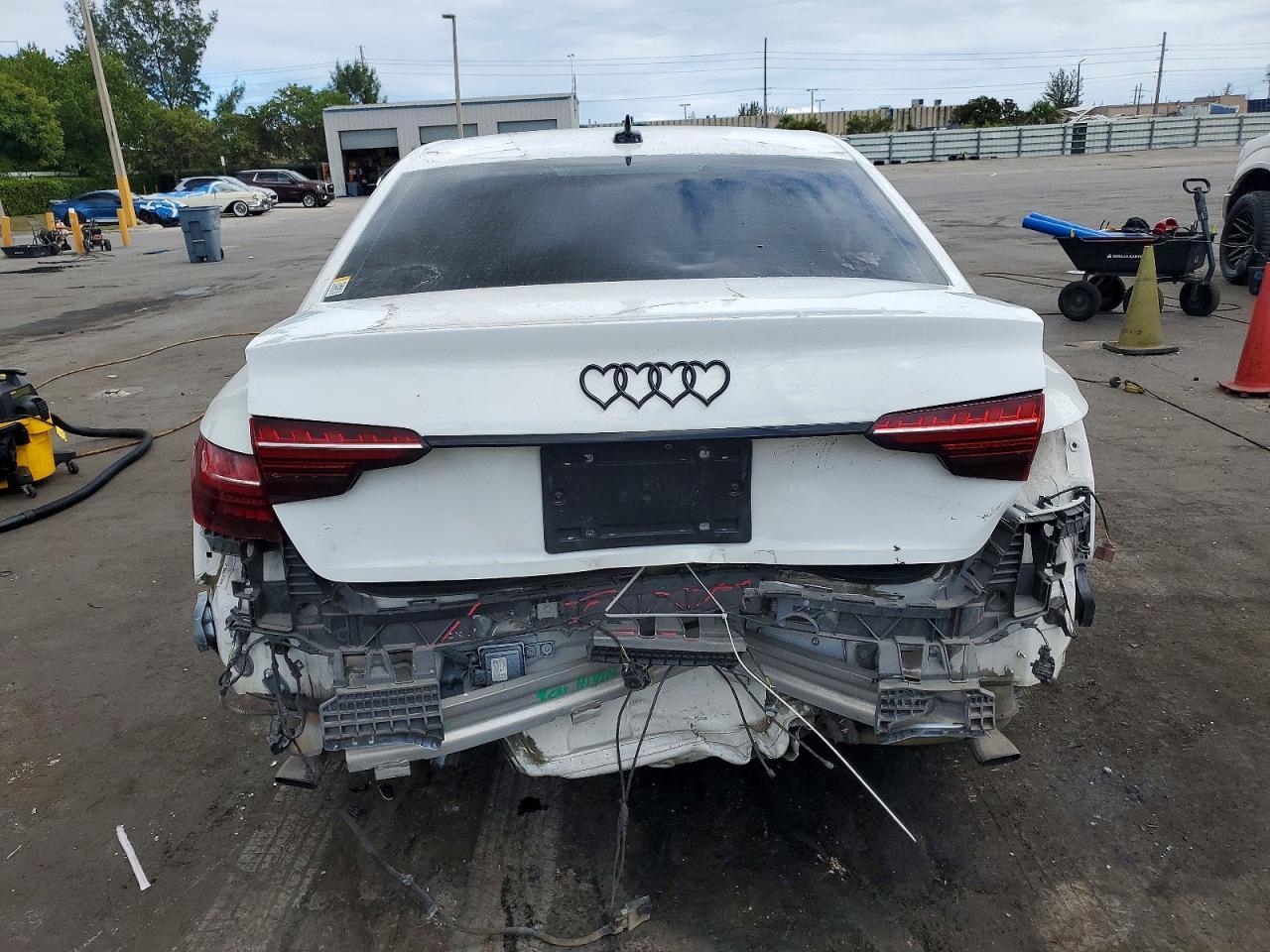 2022 Audi A4 Premium Plus 45 - Фото 6