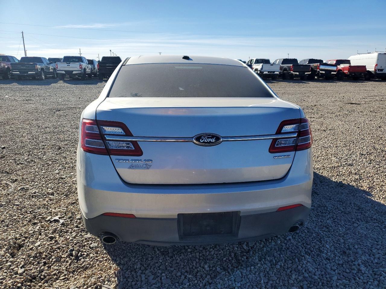 2013 Ford Taurus Se - Image 6
