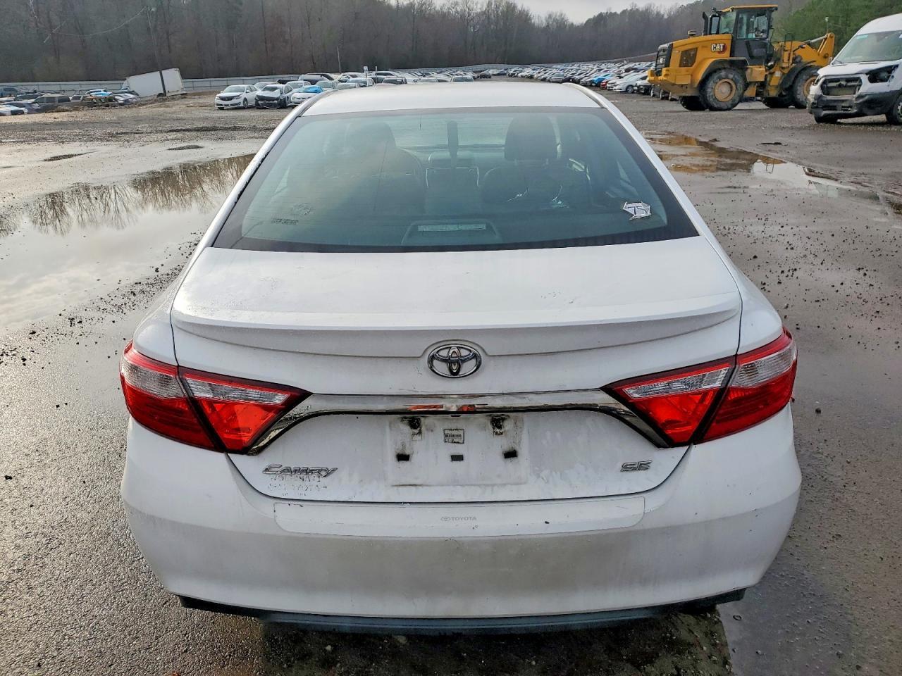 2015 Toyota Camry Le - Фото 6
