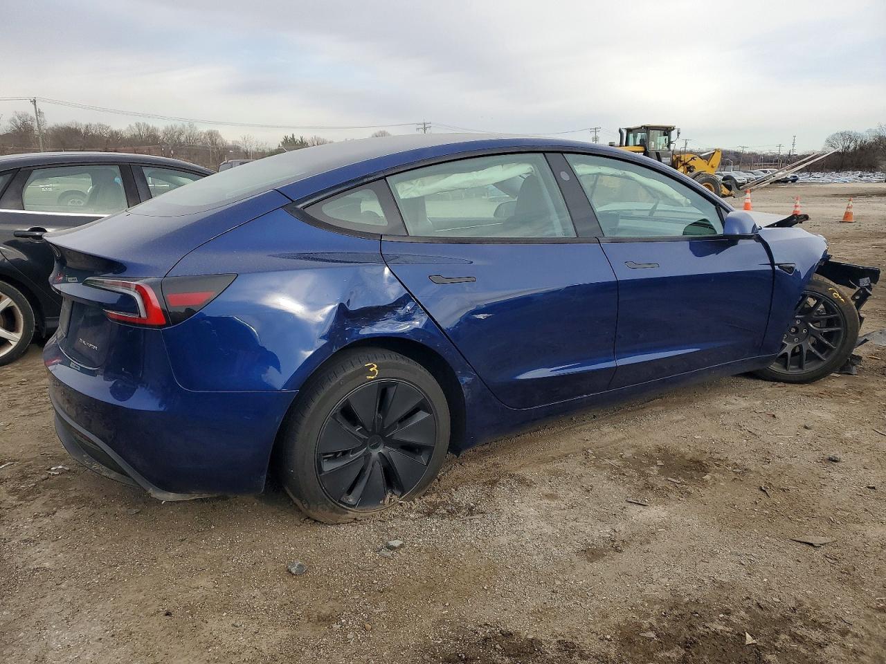 2024 Tesla Model 3 - Фото 3