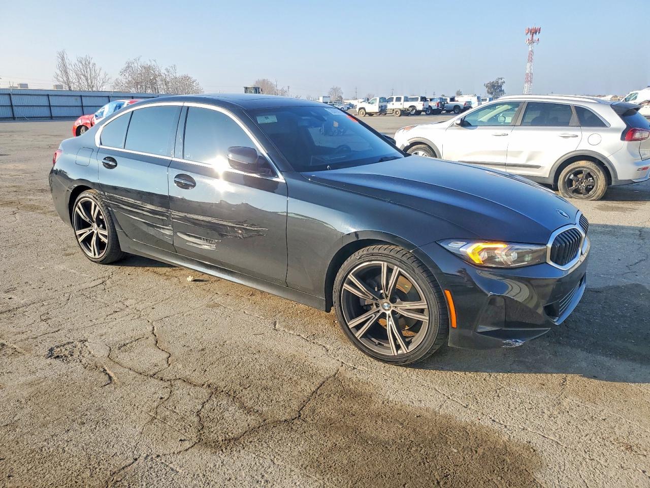 2024 BMW 330Xi - Фото 4