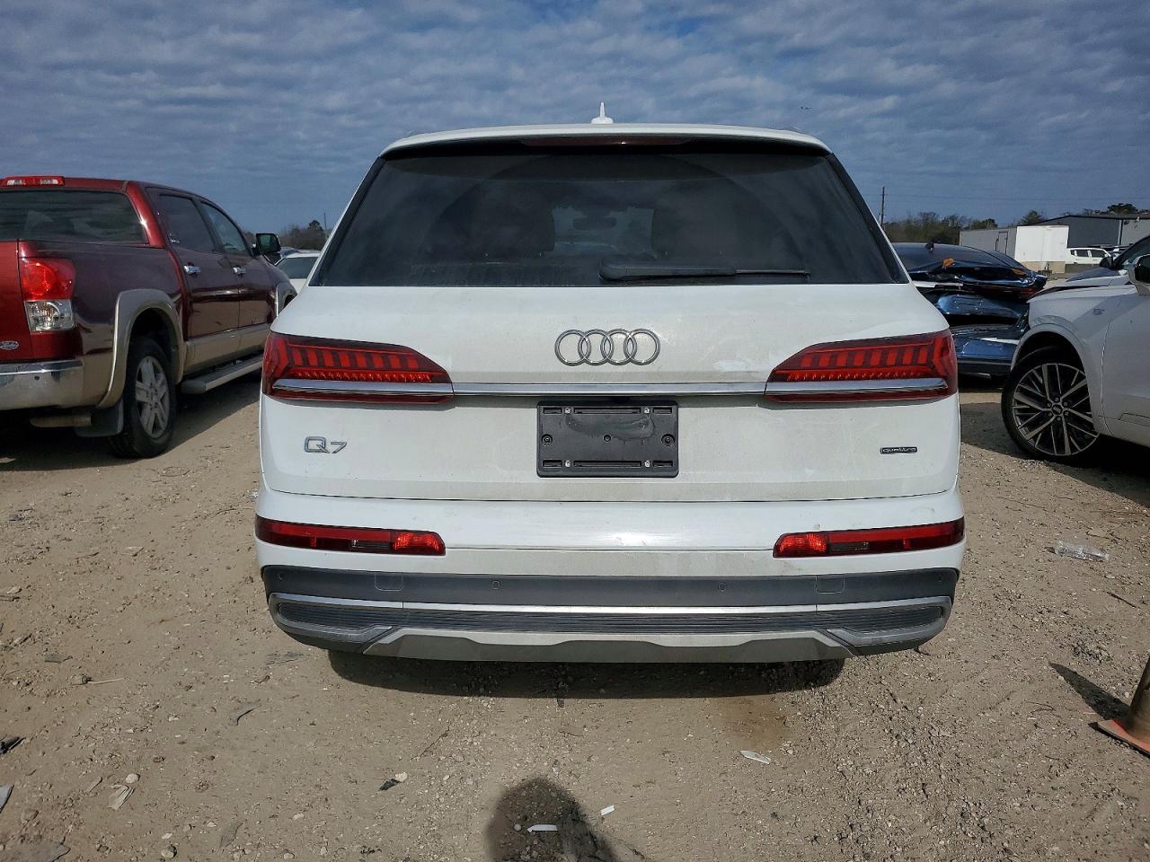 2021 Audi Q7 Premium Plus - Image 6