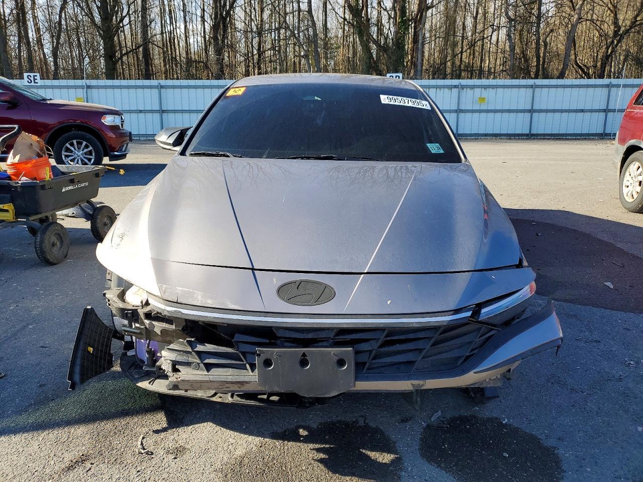 2024 Hyundai Elantra Se - Фото 5