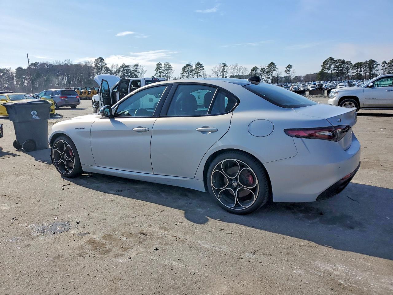 2024 Alfa Romeo Giulia Ti - Фото 2