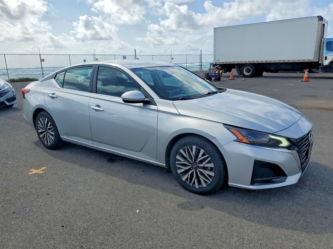 2023 Nissan Altima Sv - Image 4