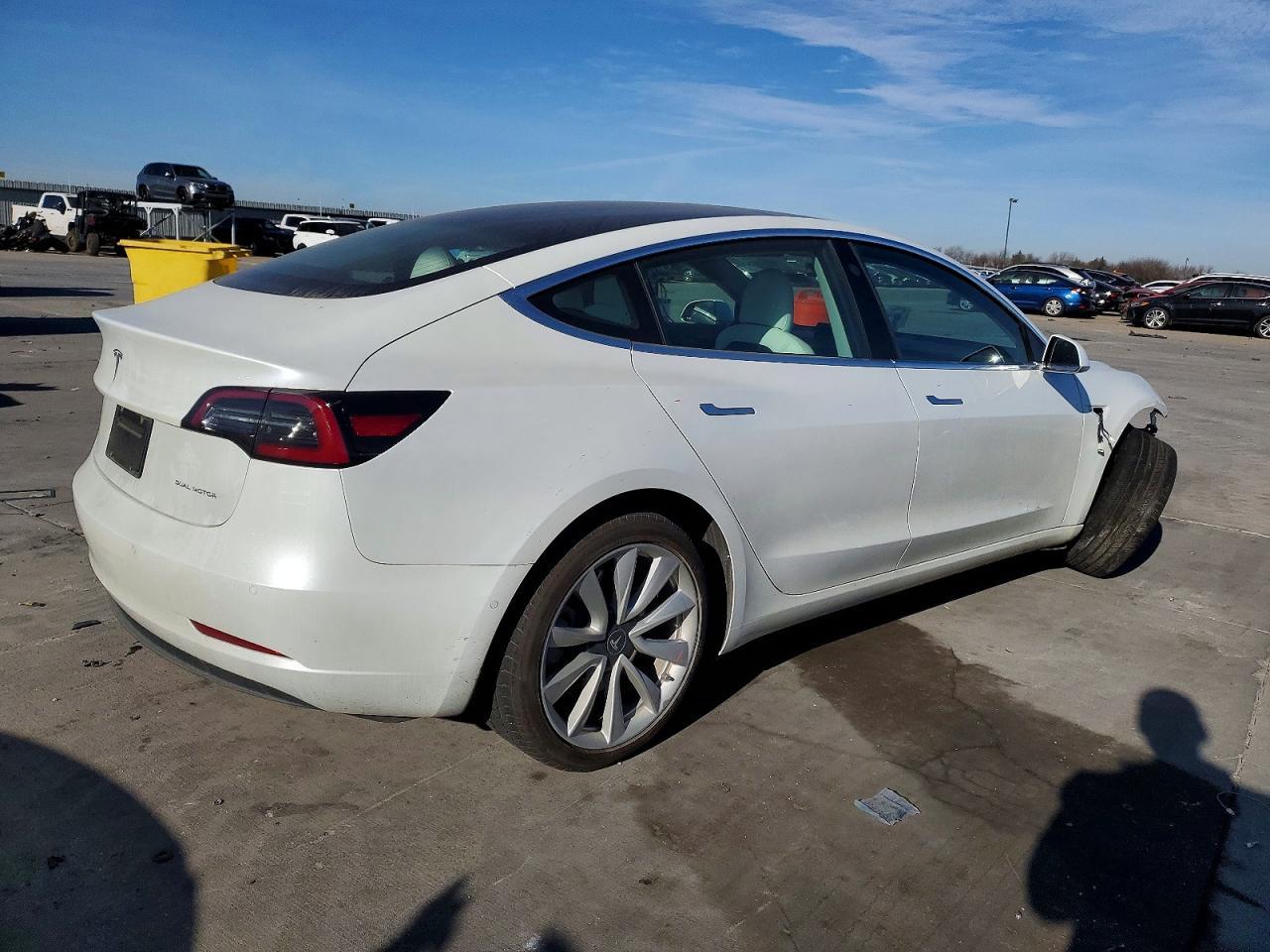 2020 Tesla Model 3 - Image 3