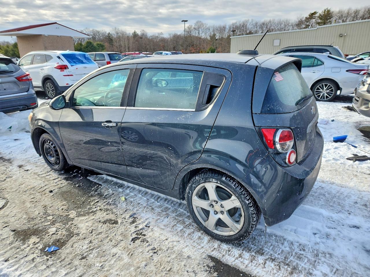 2016 Chevrolet Sonic Ltz - Image 2