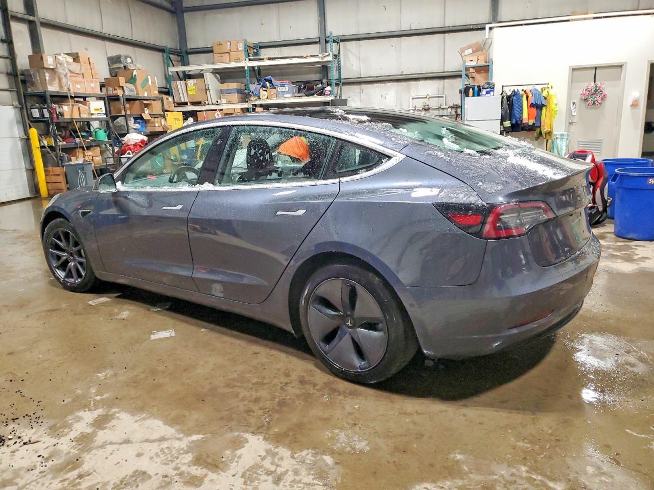 2018 Tesla Model 3 - Фото 2