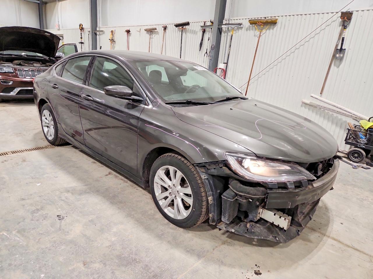 2015 Chrysler 200 Limited - Image 4
