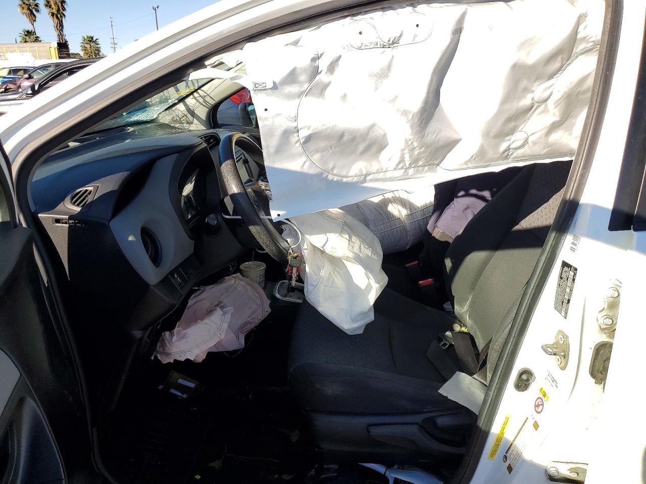 2017 Toyota Yaris L - Image 7