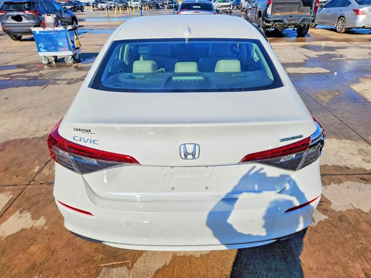 2023 Honda Civic Touring - Image 6